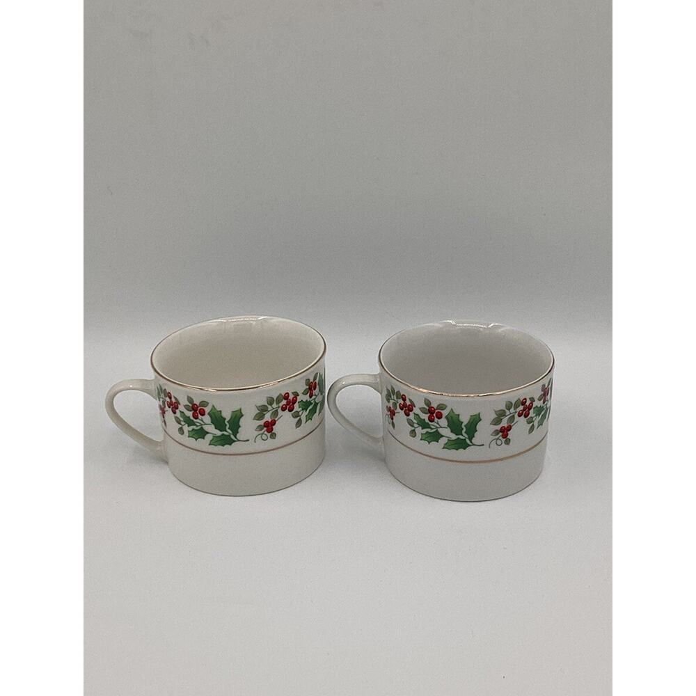 2 Pc Gibson China Everyday Christmas CHARM Coffee Cups/Mugs Holly Berry 3" Tall